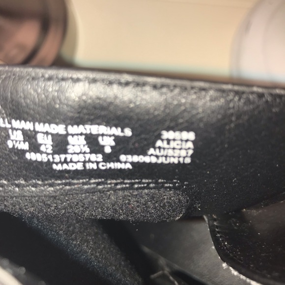 Boot - Picture 3 of 7